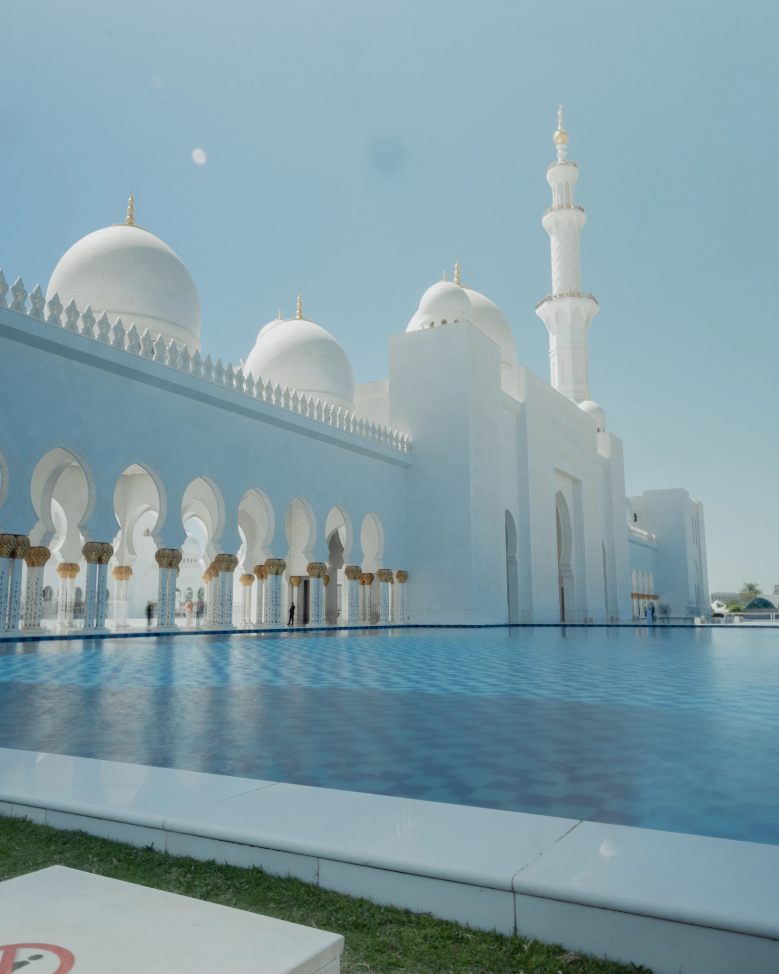 Sheikh Zayed Grand Mosque in Abu Dhabi with reflecting pool